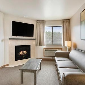 Two-Bedroom King Suite